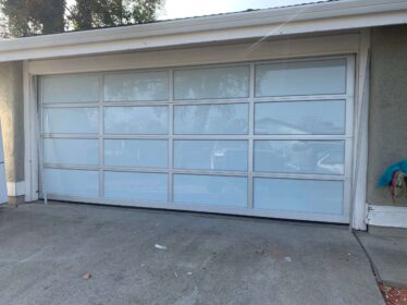 Modern Aluminum Series Double Door Clear Frame White Laminate Glass